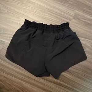 Lululemon Tracker Short IV Black size 4
